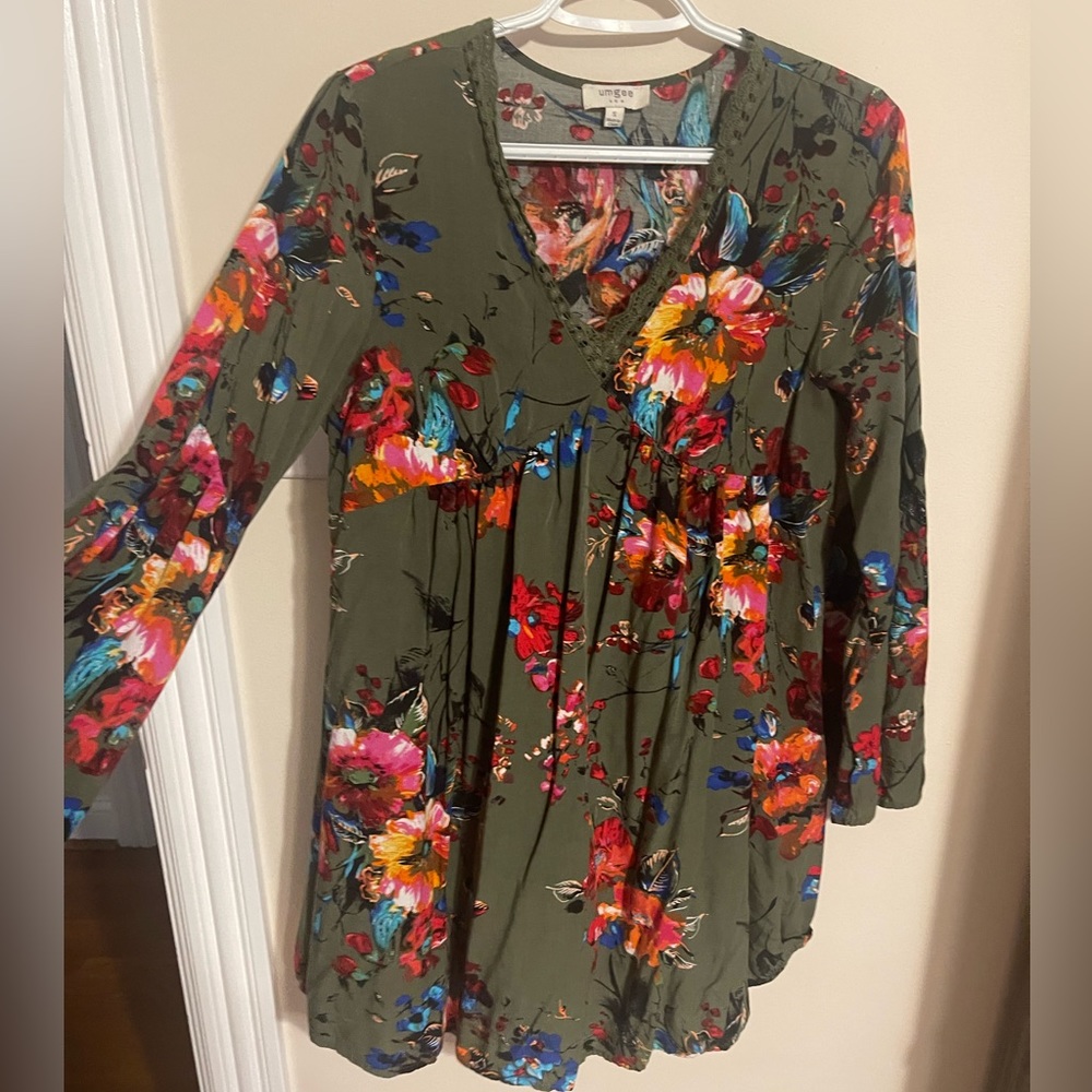Umgee Size Small floral dress